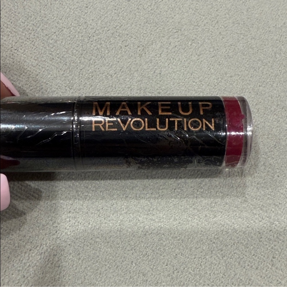 Makeup Revolution Lipstick – Rebel With Cause
💄 Bold. Confident. Unapologetic. - Picture 3 of 3